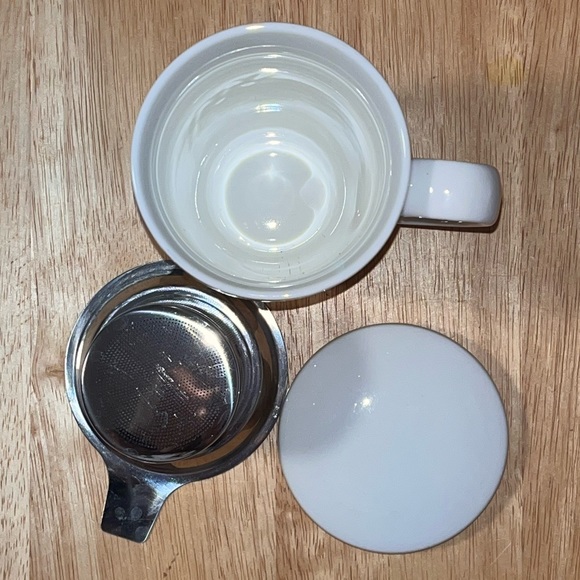 SOLD*** Sweese White Polka Dot Pocelin Tea Cup with Lid & Infuser 15oz Retired - Picture 6 of 13